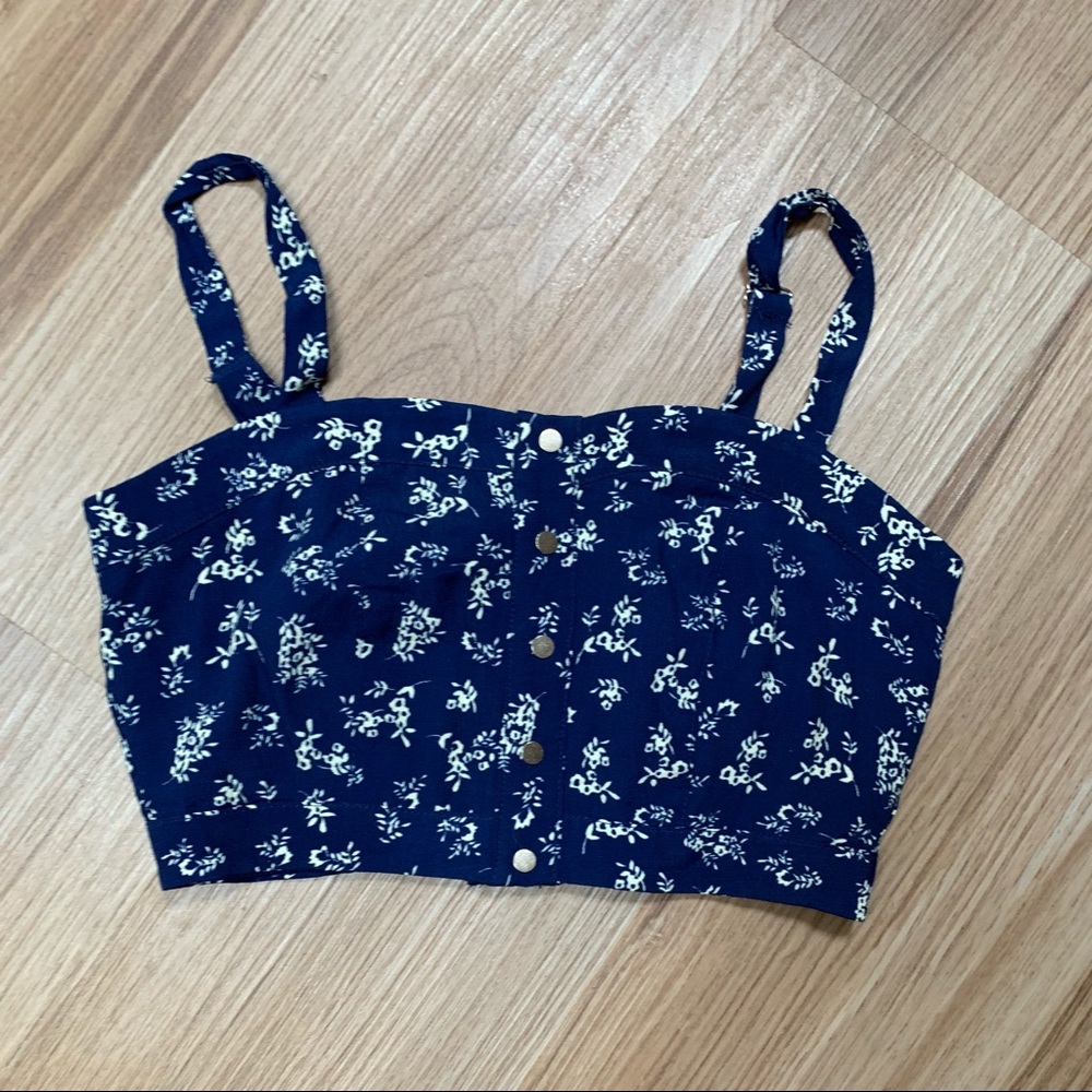 Floral crop tank - like new!